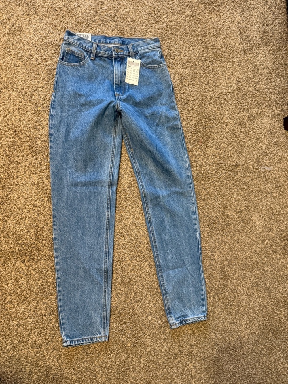 High-Rise Tapered Denim Jeans in Medium Blue